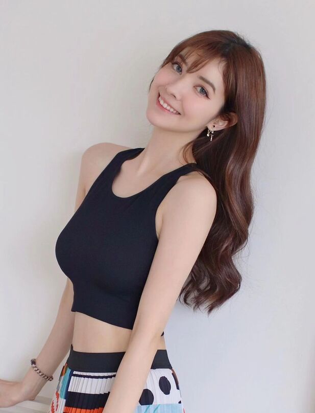 终于挺进小丹身体里了主演